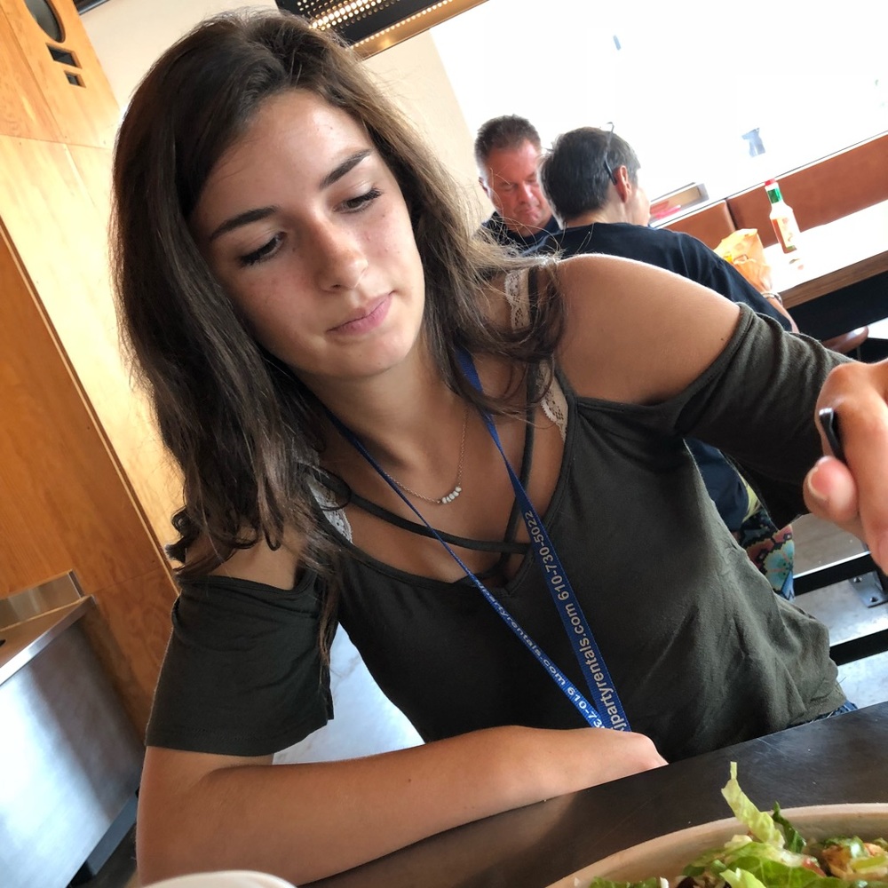 Meet your Posher, Emily